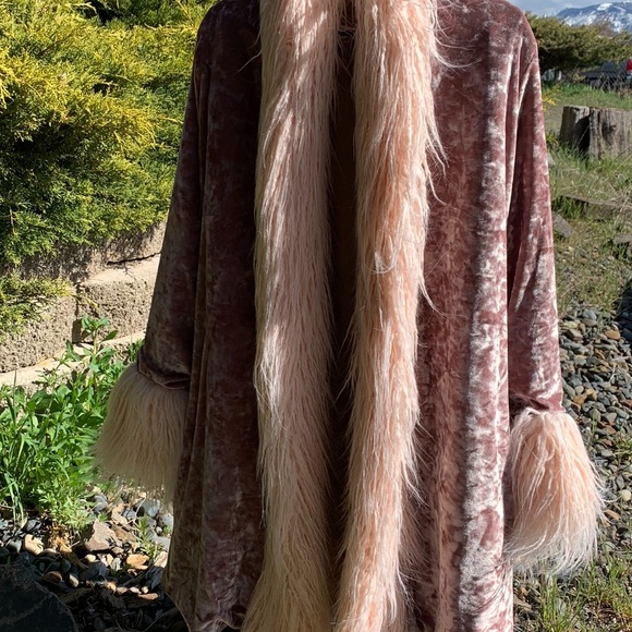 Lux Muse Coat - Picture 11 of 12